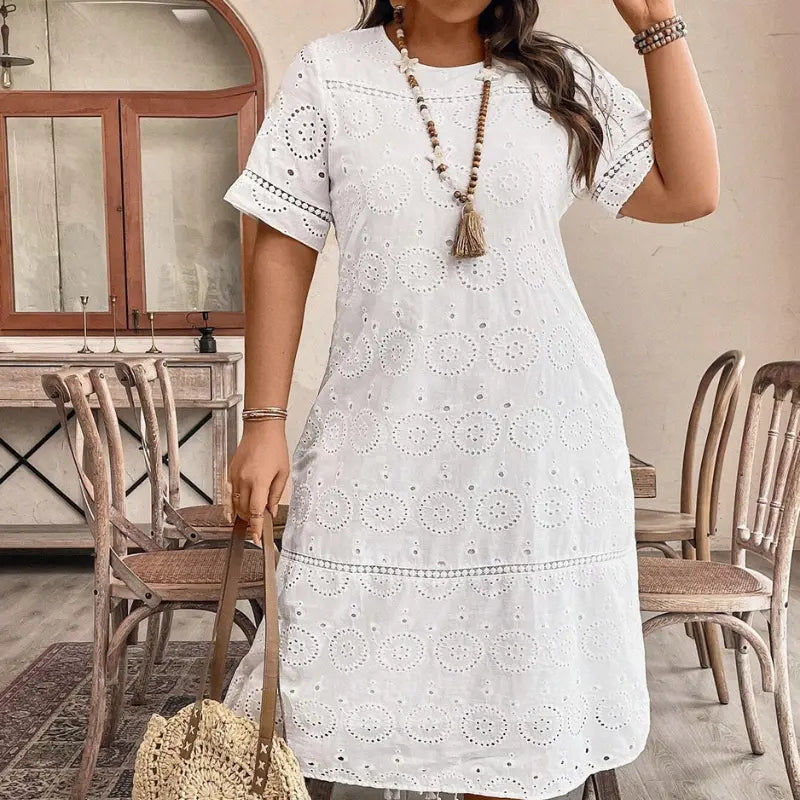 vestido-plus-size-branco-manga-curta-caroline