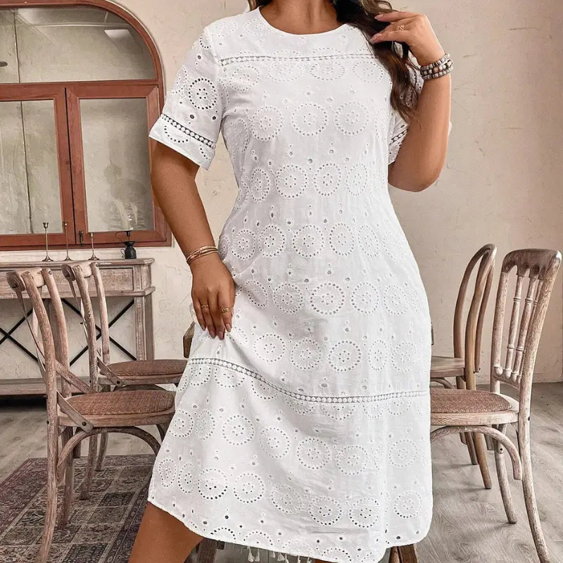 vestido-plus-size-branco-manga-curta-caroline