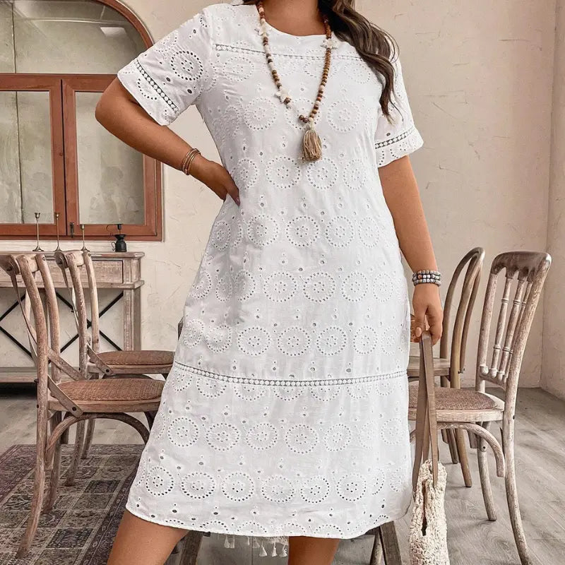 vestido-plus-size-branco-manga-curta-caroline