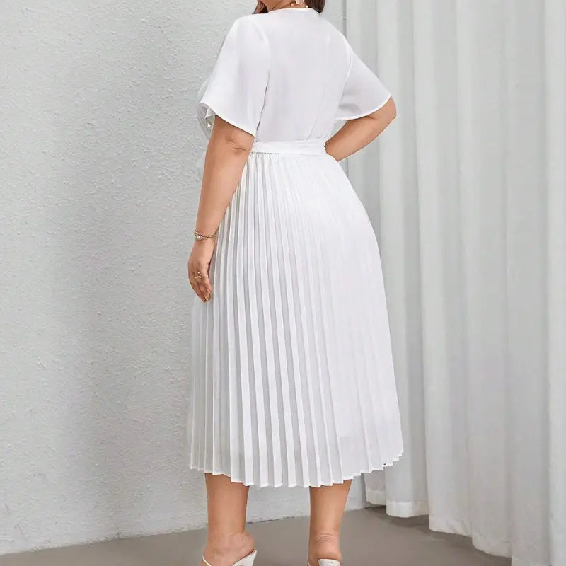 vestido-plus-size-branco-de-al-a-plissado