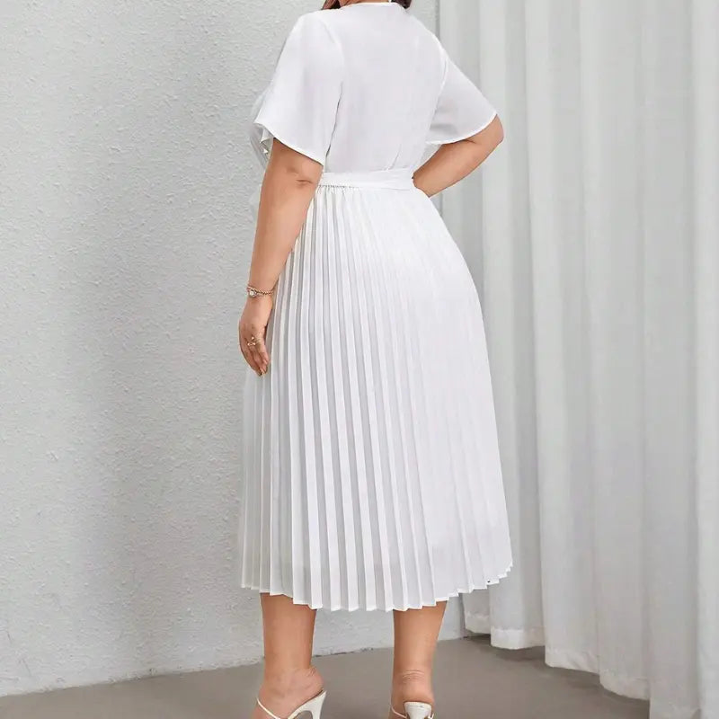 vestido-plus-size-branco-de-al-a-plissado