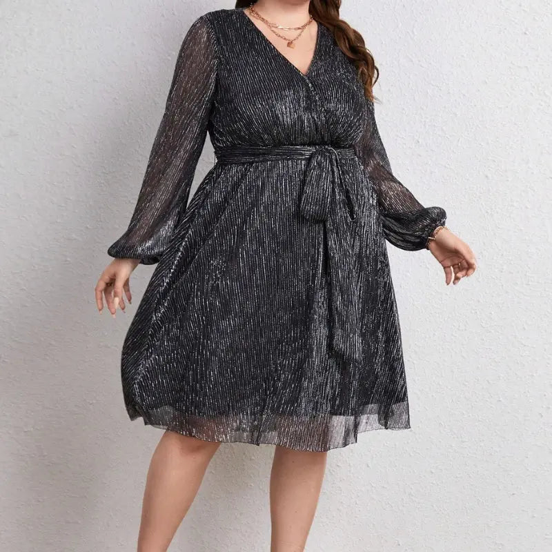 vestido-plus-size-com-cinto-de-cintura-carolina-preto