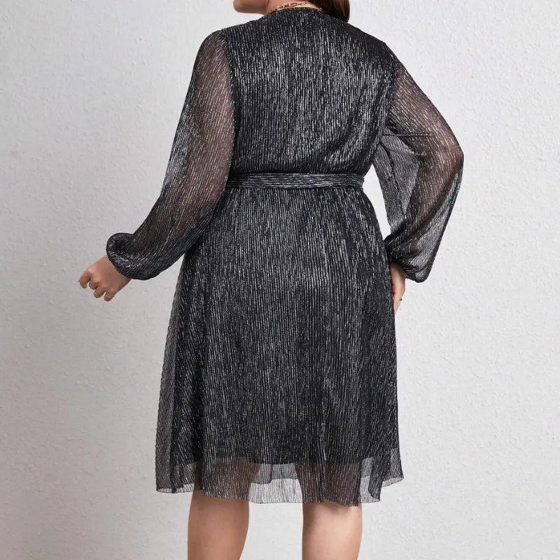 vestido-plus-size-com-cinto-de-cintura-carolina-preto