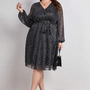 vestido-plus-size-com-cinto-de-cintura-carolina-preto