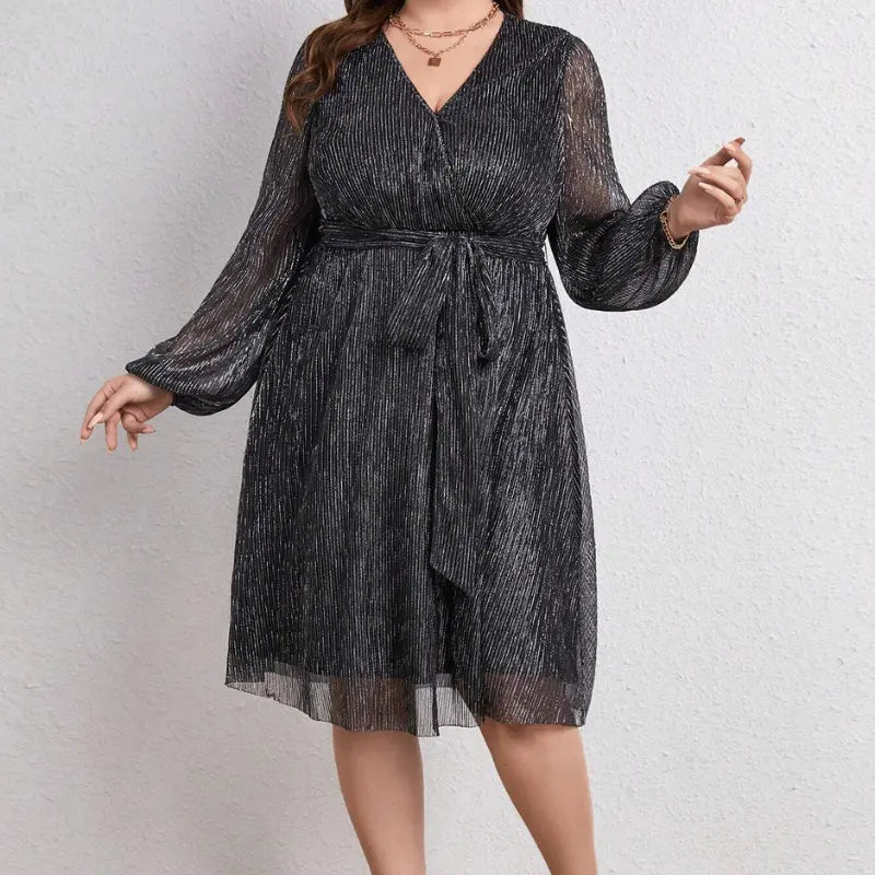 vestido-plus-size-com-cinto-de-cintura-carolina-preto