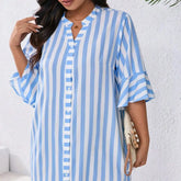 vestido-plus-size-com-decote-em-v-listrado-monique-azul